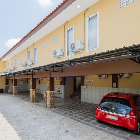 Reddoorz Syariah Near Rsud Dr Iskak Tulungagung Hotel Kedungwaru Exterior foto