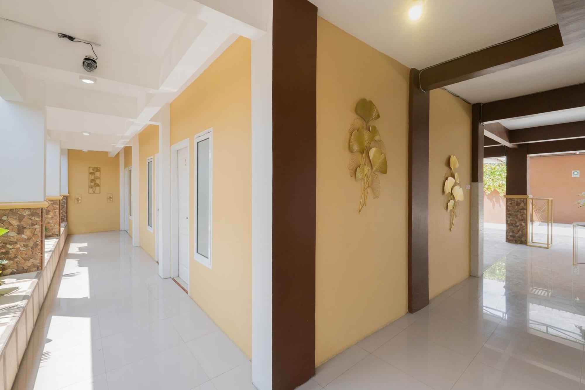 Reddoorz Syariah Near Rsud Dr Iskak Tulungagung Hotel Kedungwaru Exterior foto