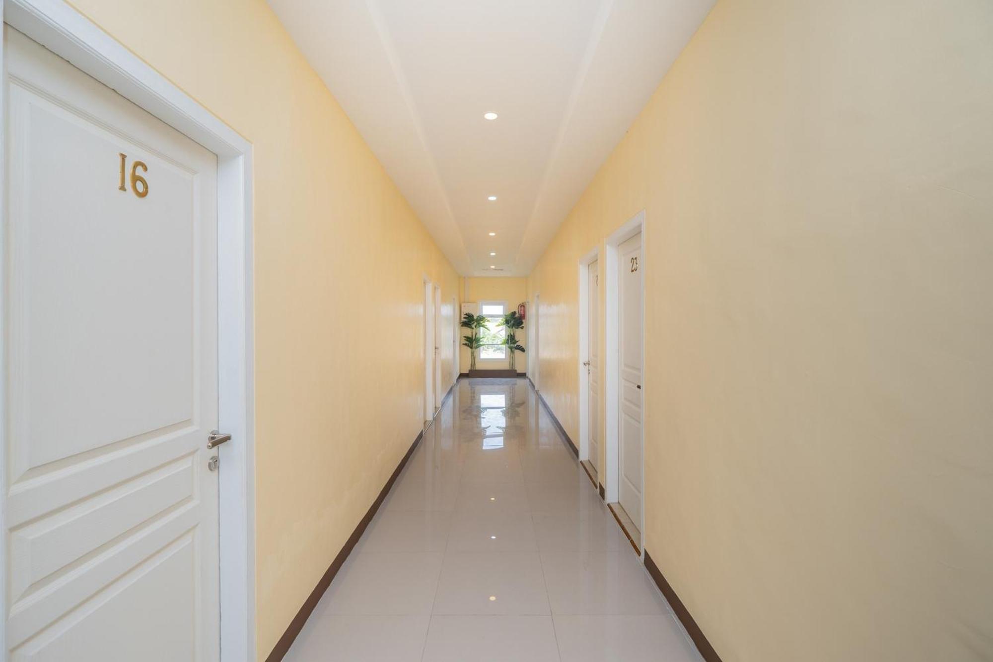 Reddoorz Syariah Near Rsud Dr Iskak Tulungagung Hotel Kedungwaru Exterior foto