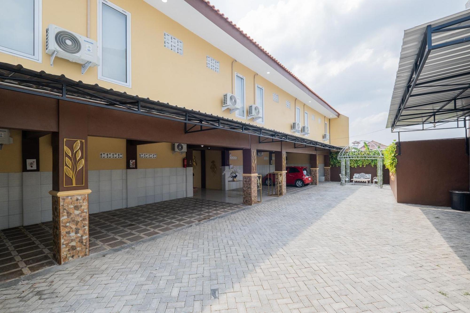 Reddoorz Syariah Near Rsud Dr Iskak Tulungagung Hotel Kedungwaru Exterior foto