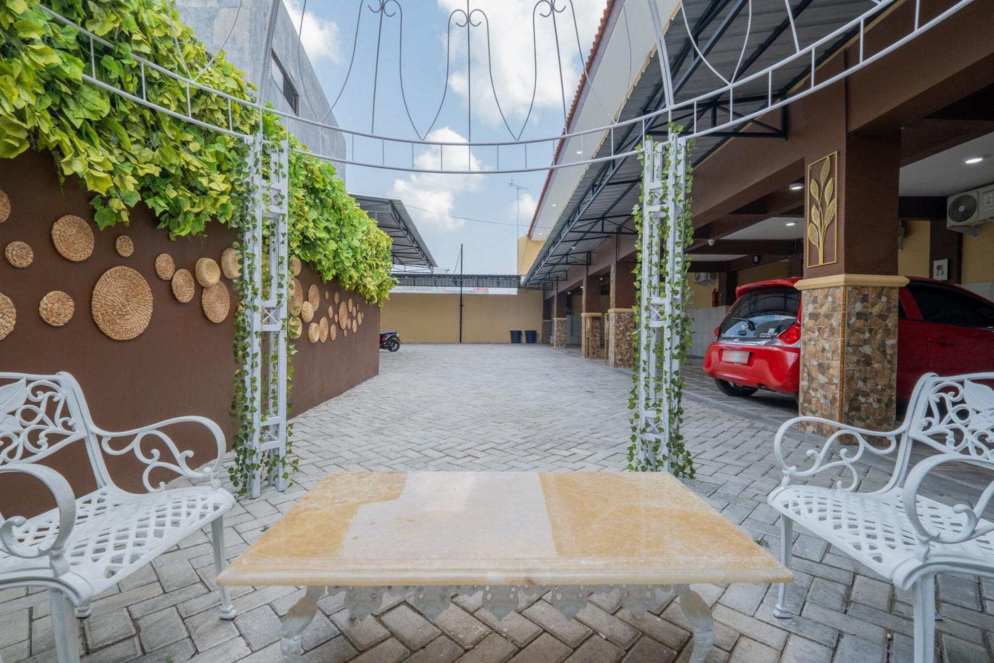 Reddoorz Syariah Near Rsud Dr Iskak Tulungagung Hotel Kedungwaru Exterior foto