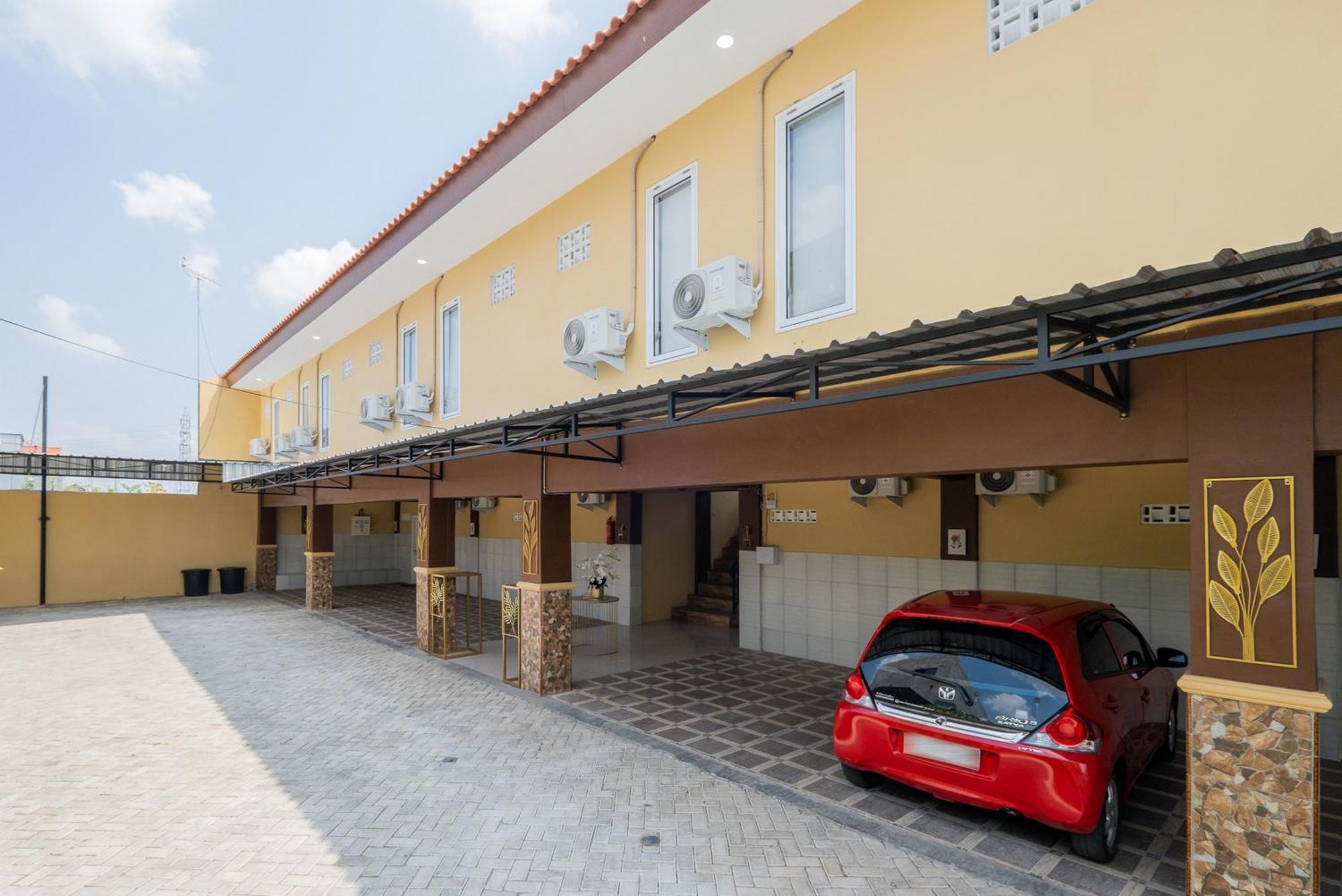Reddoorz Syariah Near Rsud Dr Iskak Tulungagung Hotel Kedungwaru Exterior foto