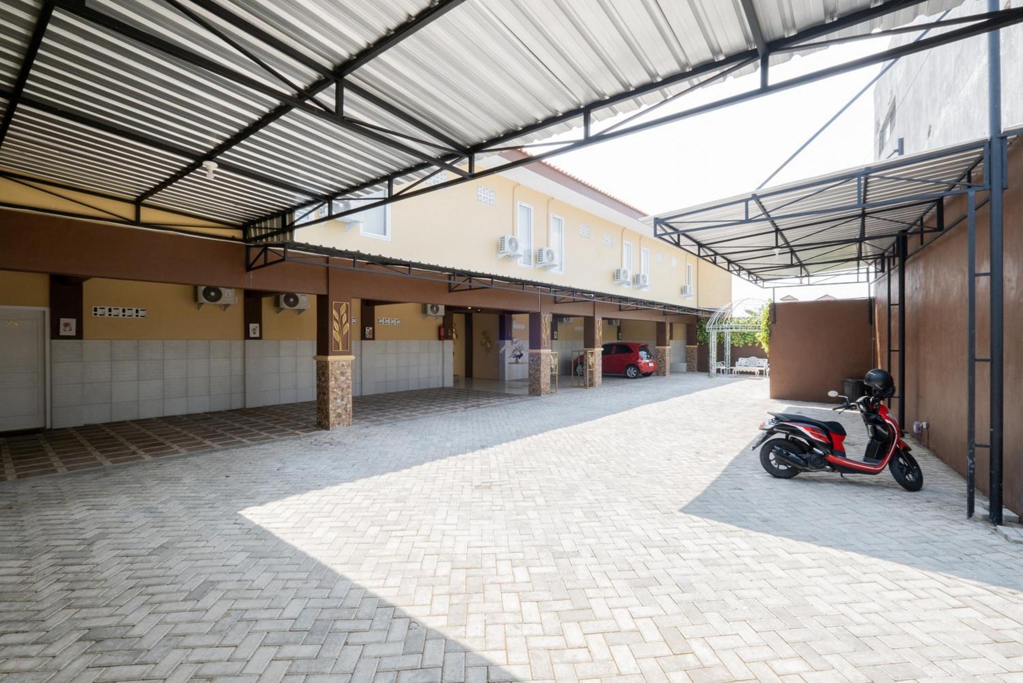 Reddoorz Syariah Near Rsud Dr Iskak Tulungagung Hotel Kedungwaru Exterior foto