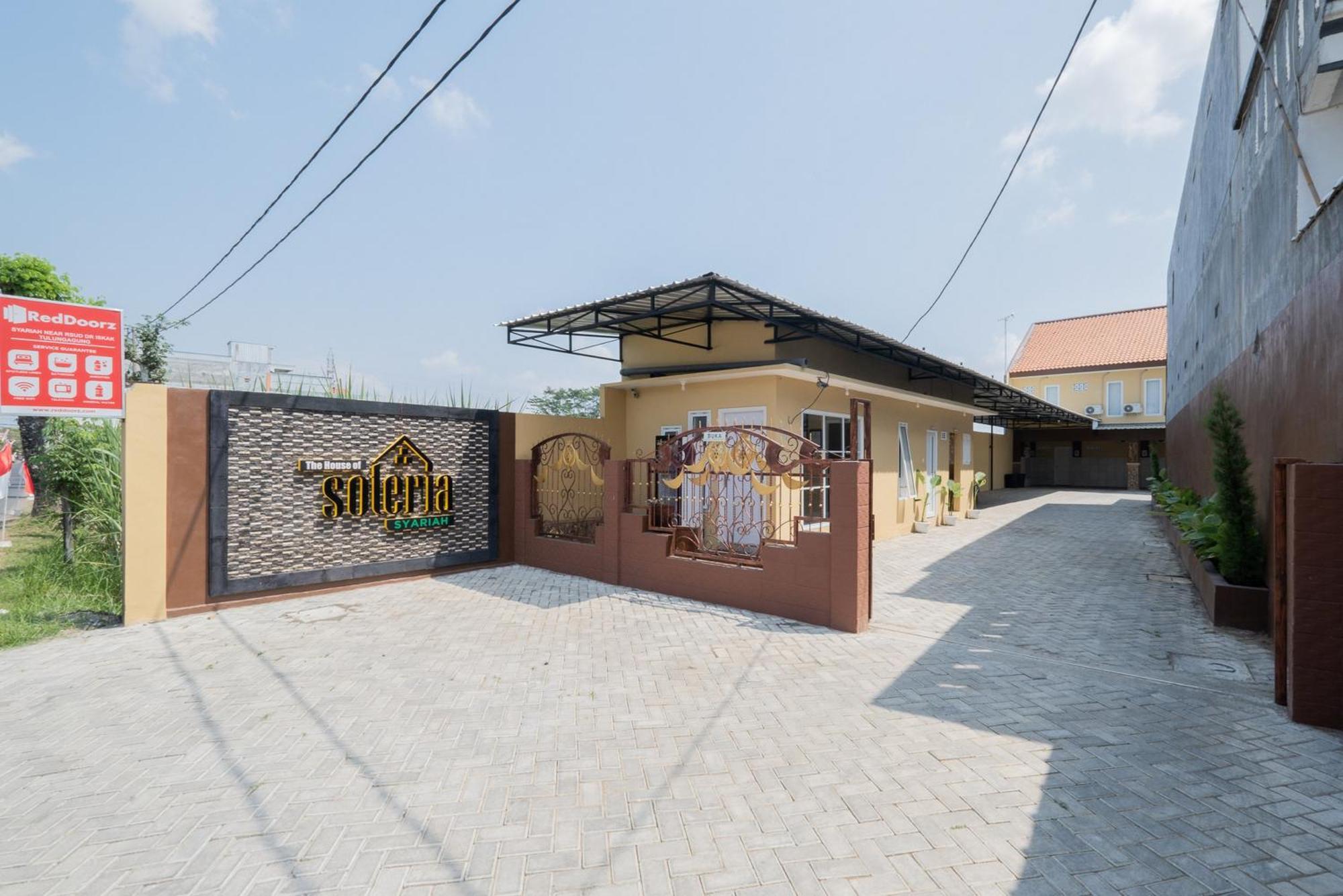 Reddoorz Syariah Near Rsud Dr Iskak Tulungagung Hotel Kedungwaru Exterior foto