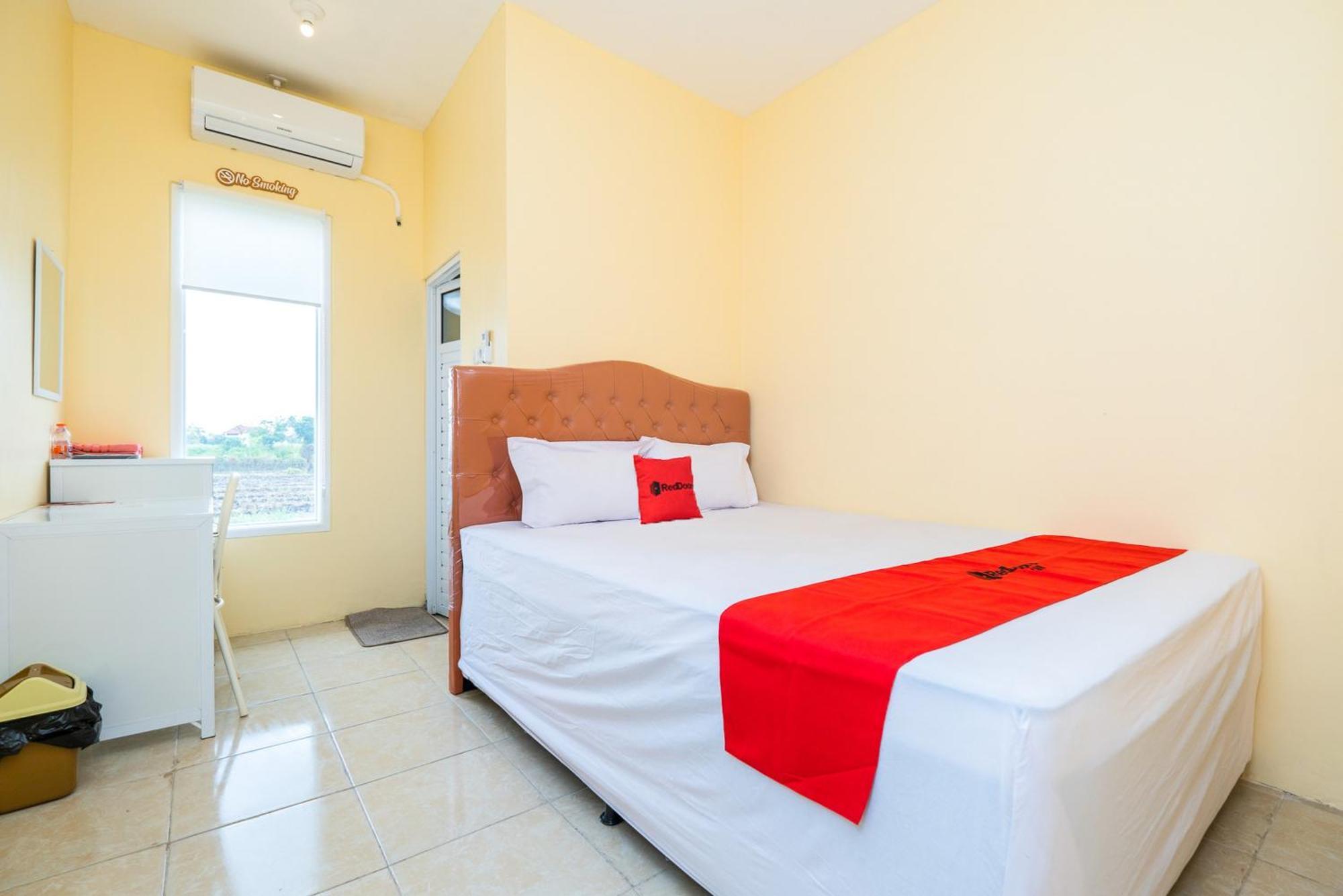 Reddoorz Syariah Near Rsud Dr Iskak Tulungagung Hotel Kedungwaru Exterior foto